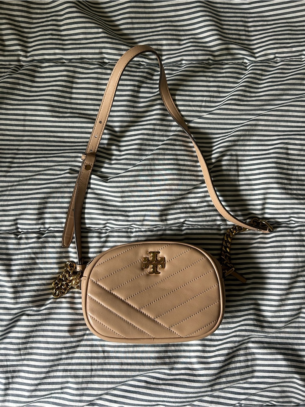 Tory Burch Kira Chevron Camera Bag